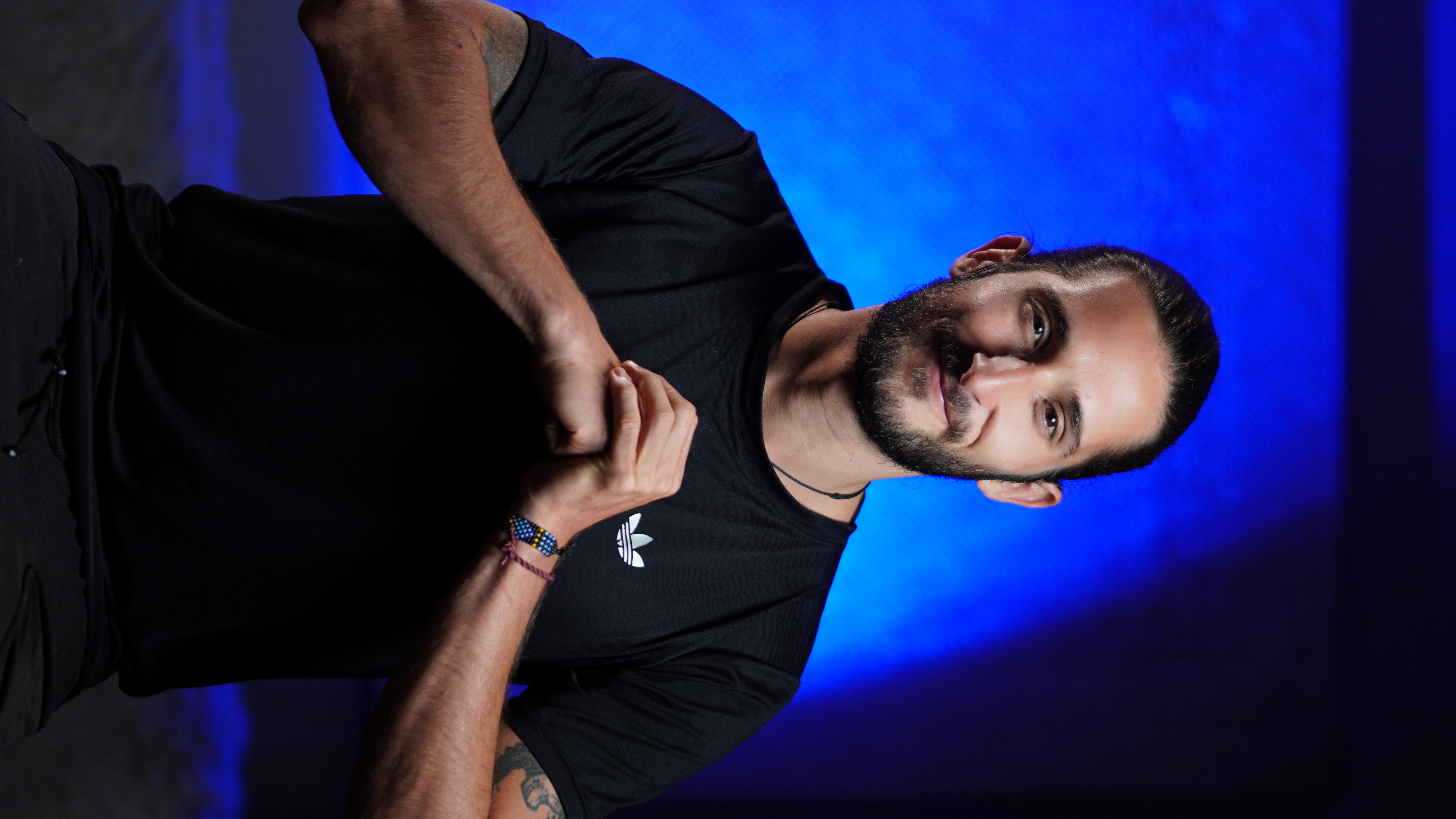 Tincho — instructor de yoga, pranayama y neurociencia aplicada